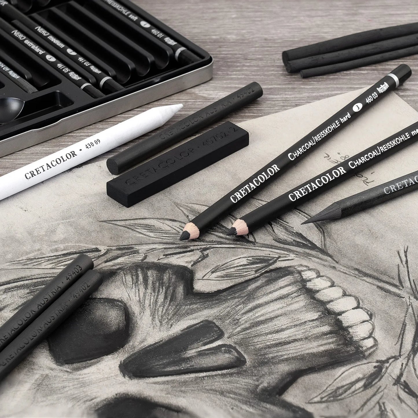ESTUCHE CRETACOLOR CON LAPICES Y MATERIAL PARA ARTISTA DE CARBON Y DIBUJO BLACK BOX EST.MET. CX25 ECC040030