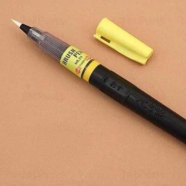 MARCADOR  KURETAKE CARTOONIST BRUSH PEN PINCEL NEGRO NO.24 CNDL152-24S 741524
